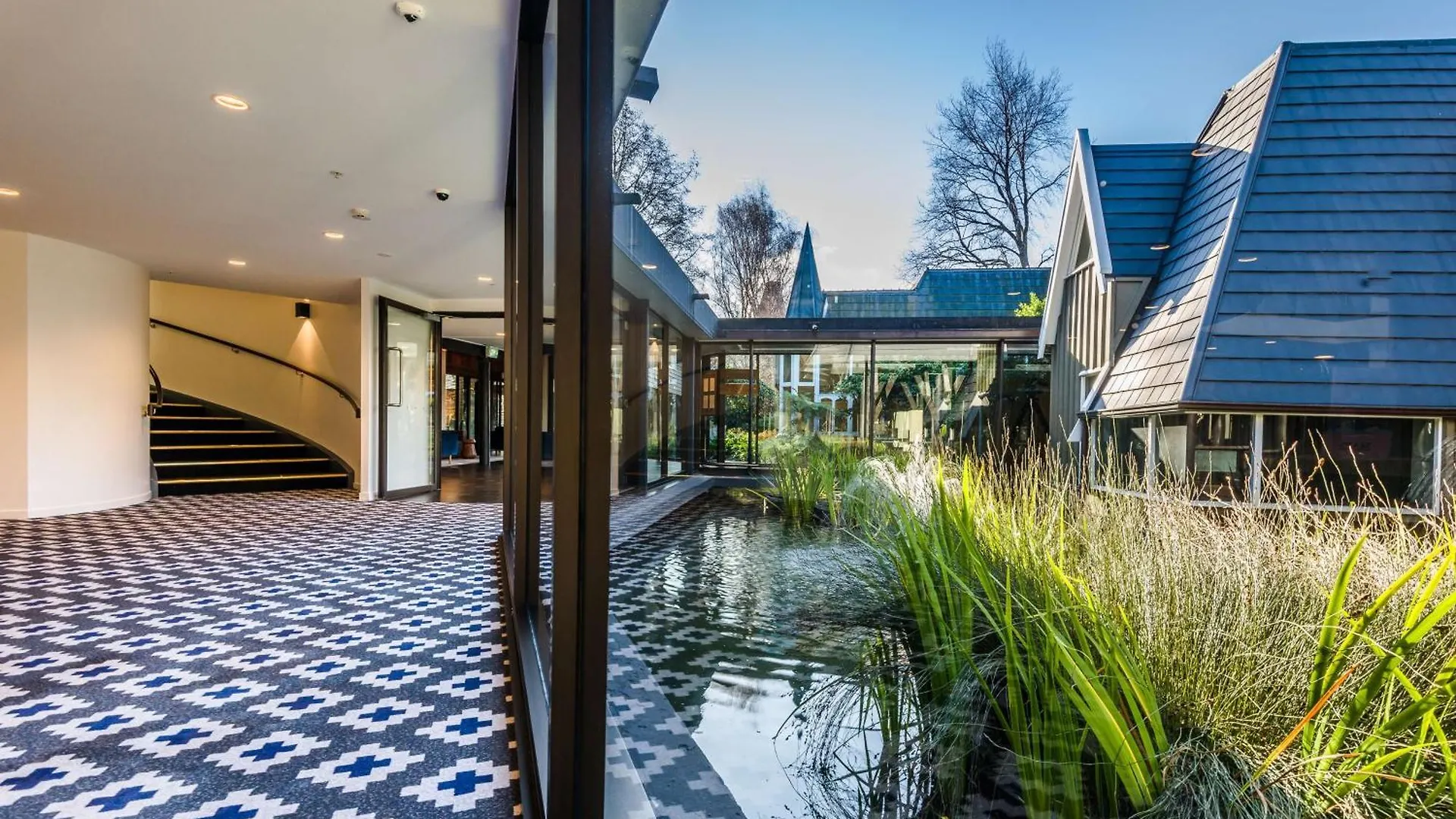 Отель Chateau On The Park - Christchurch, A Doubletree By Hilton