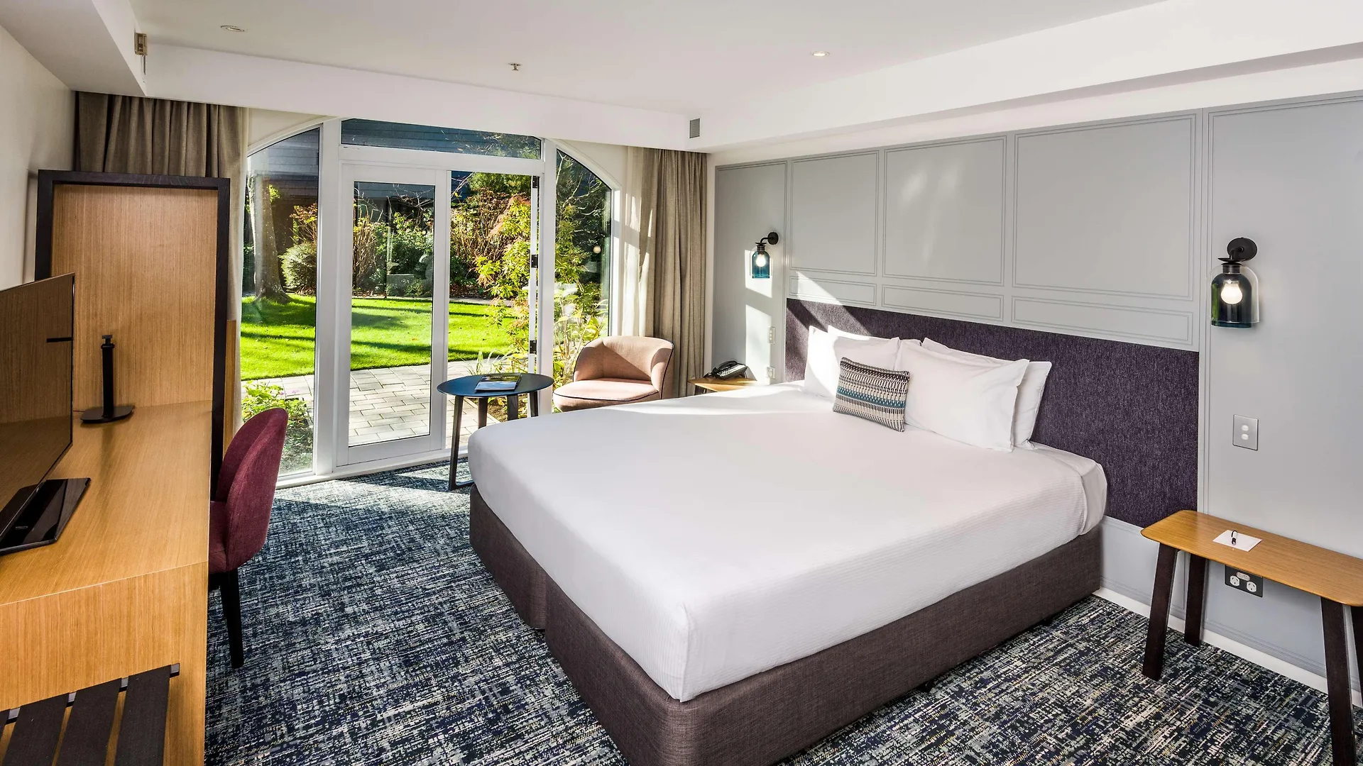 Отель Chateau On The Park - Christchurch, A Doubletree By Hilton